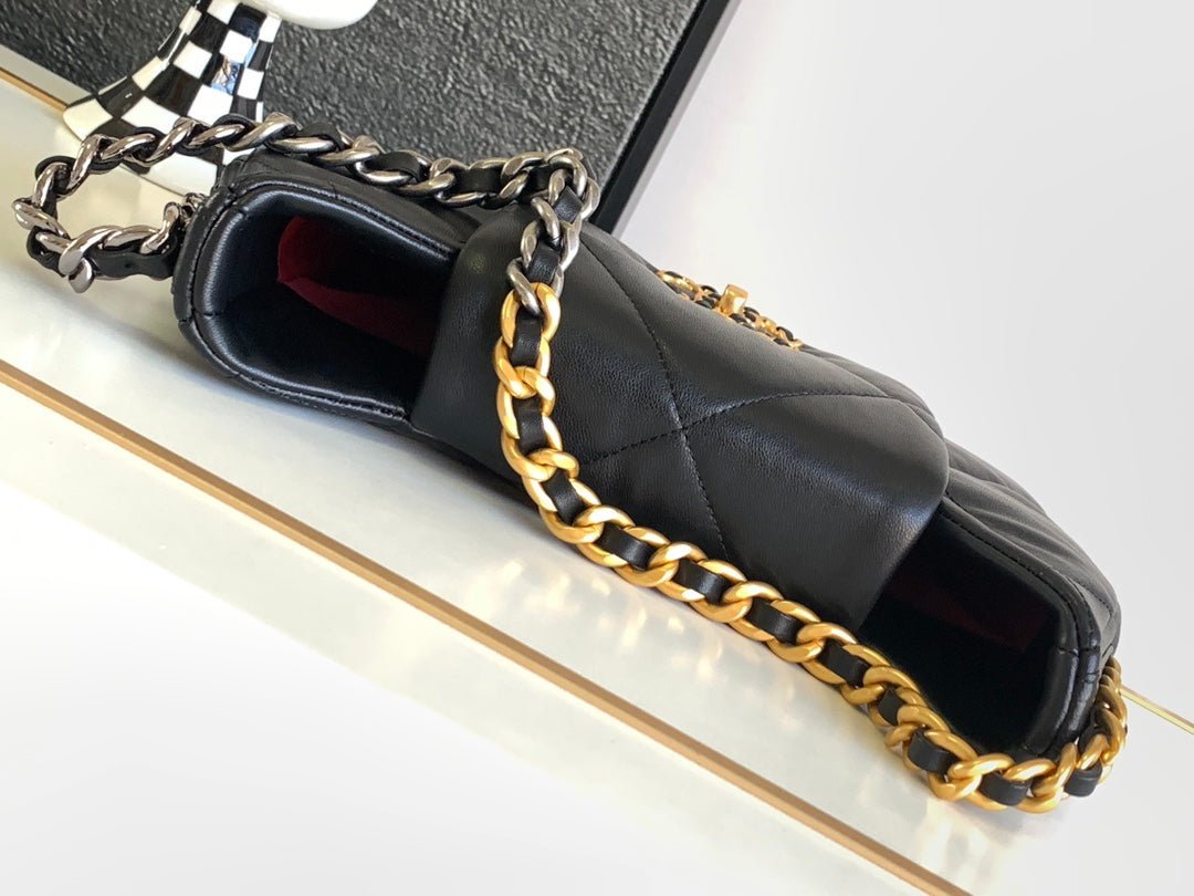 CC LARGE 30 HOBO BAG IN BLACK CALFSKIN MIX METAL HARDWARE - Image 18