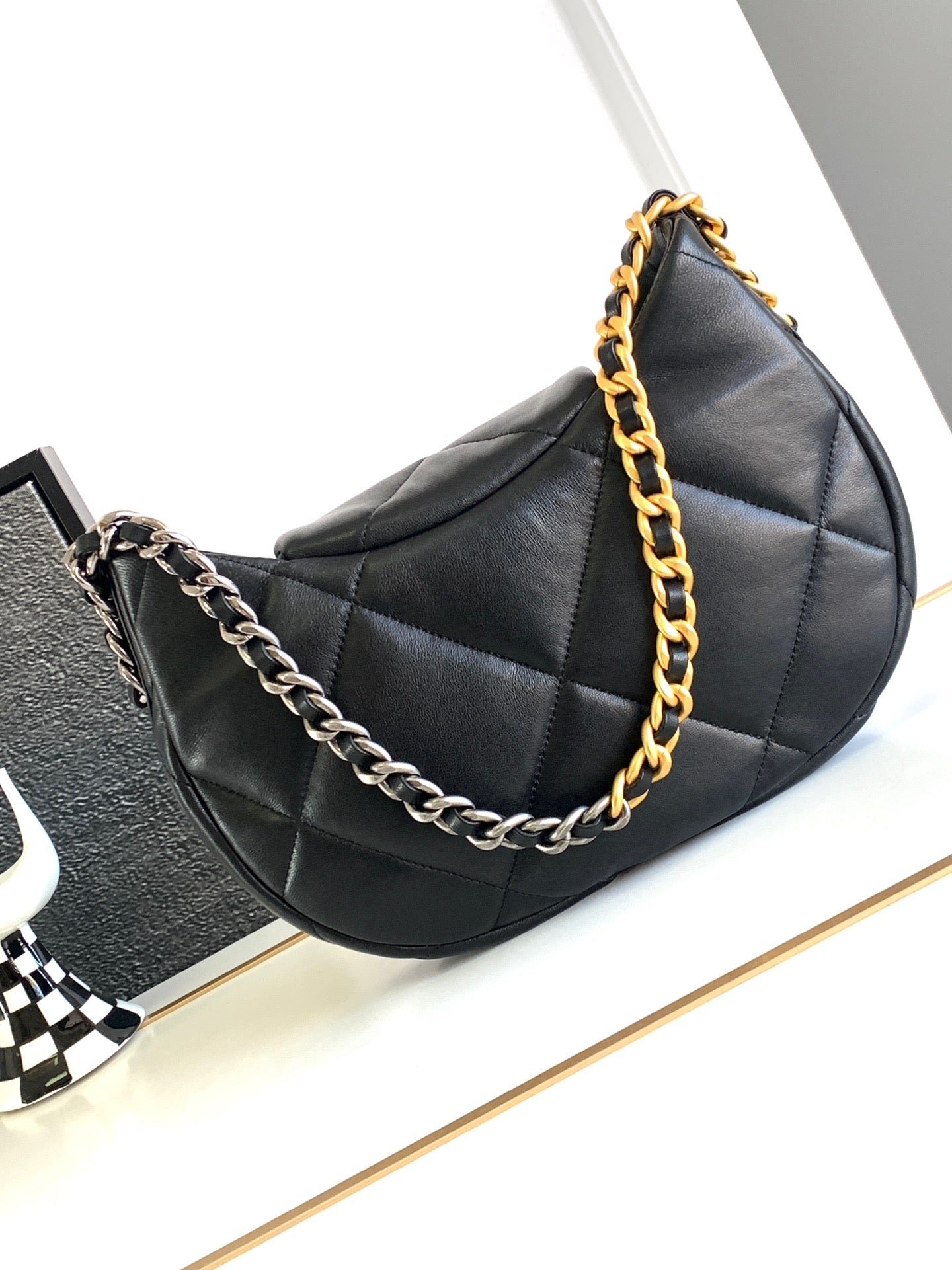 CC LARGE 30 HOBO BAG IN BLACK CALFSKIN MIX METAL HARDWARE - Image 11