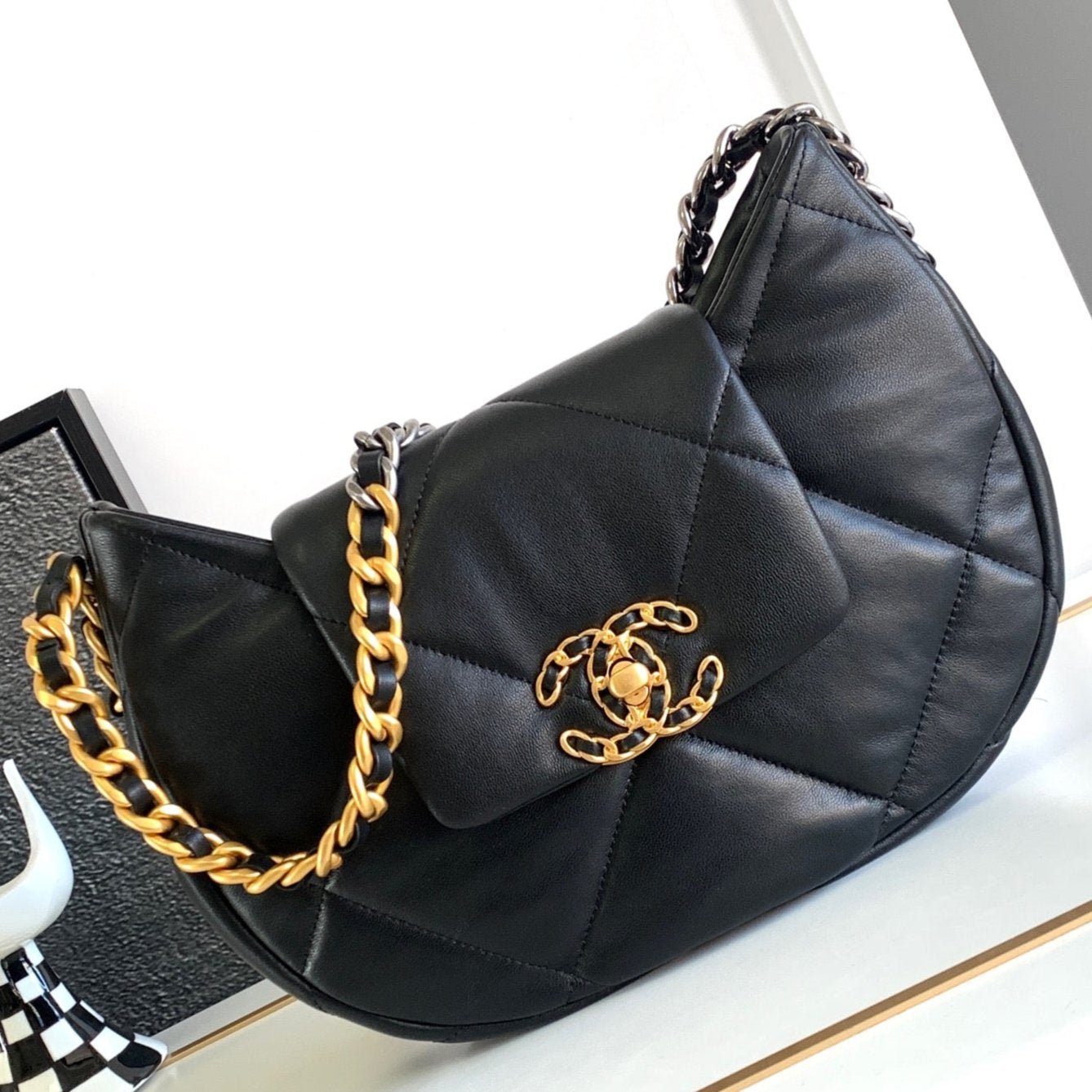 CC LARGE 30 HOBO BAG IN BLACK CALFSKIN MIX METAL HARDWARE - Image 10