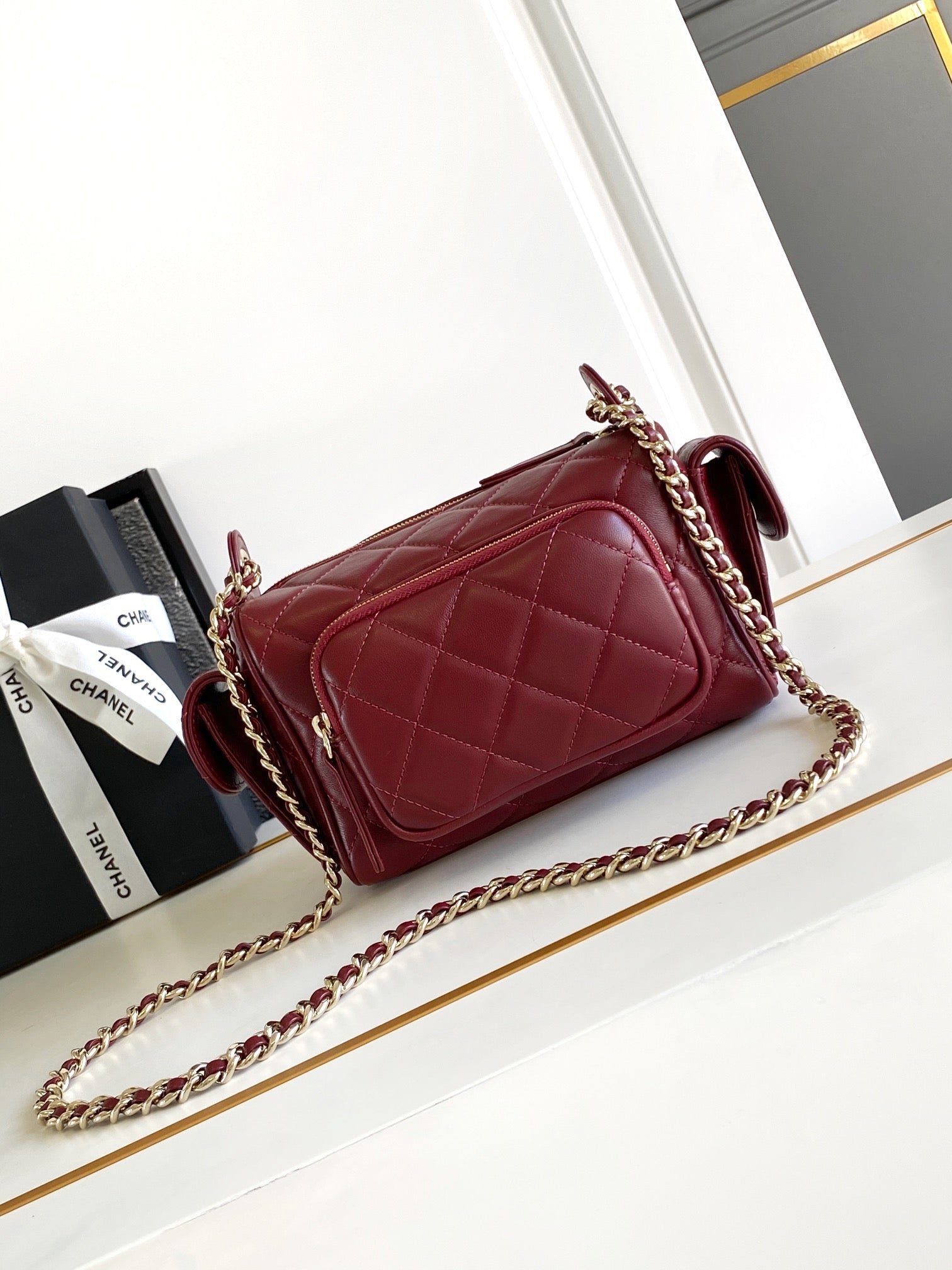 CHANEL 25S CAMERA BAG 23 IN DARK RED LAMBSKIN WITH GOLD HARDWARE - Image 6