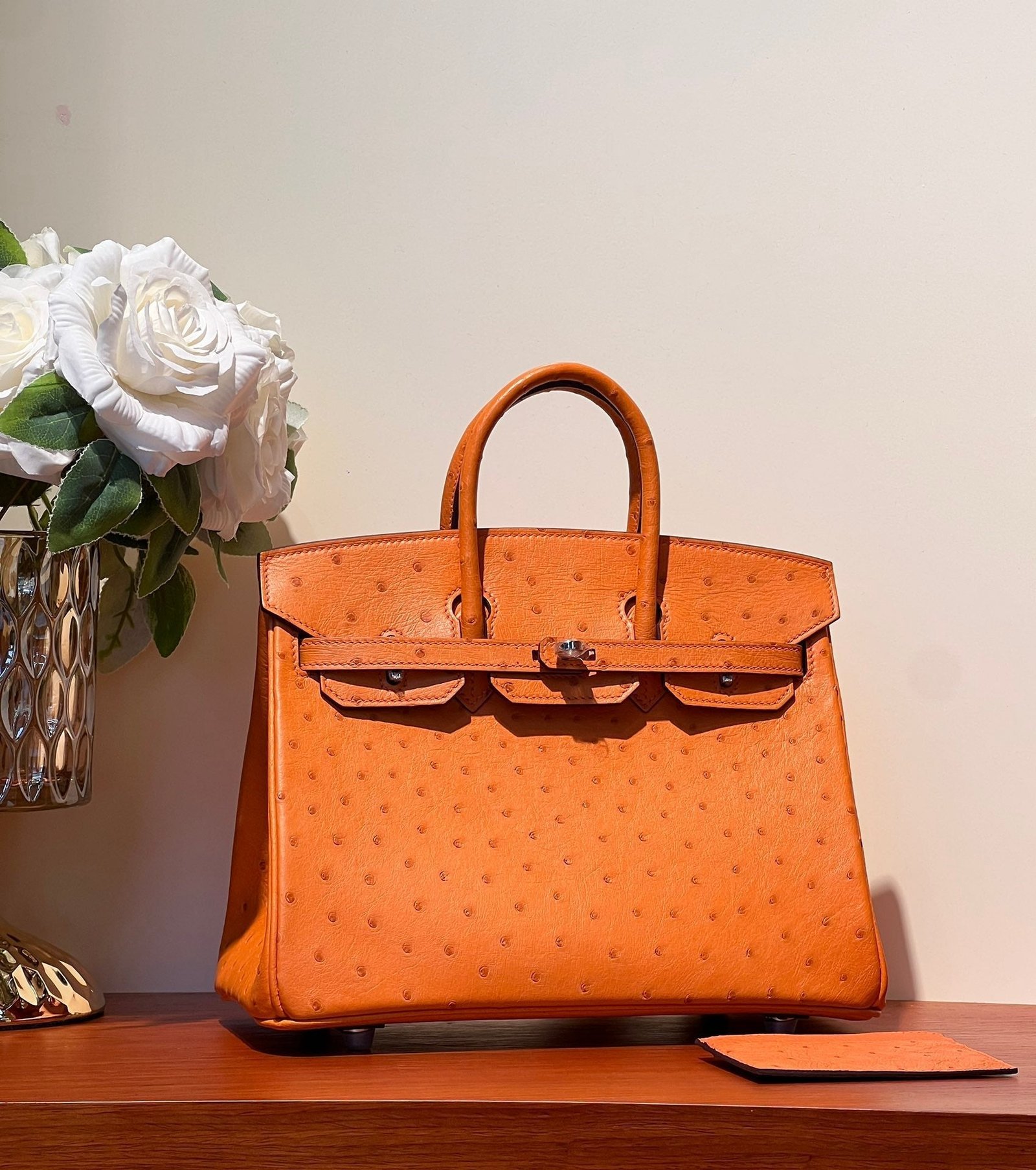 KELLY SELLIER 25 BAG IN FIRE ORANGE OSTRICH LEATHER WITH SILVER HARDWARE - Image 3