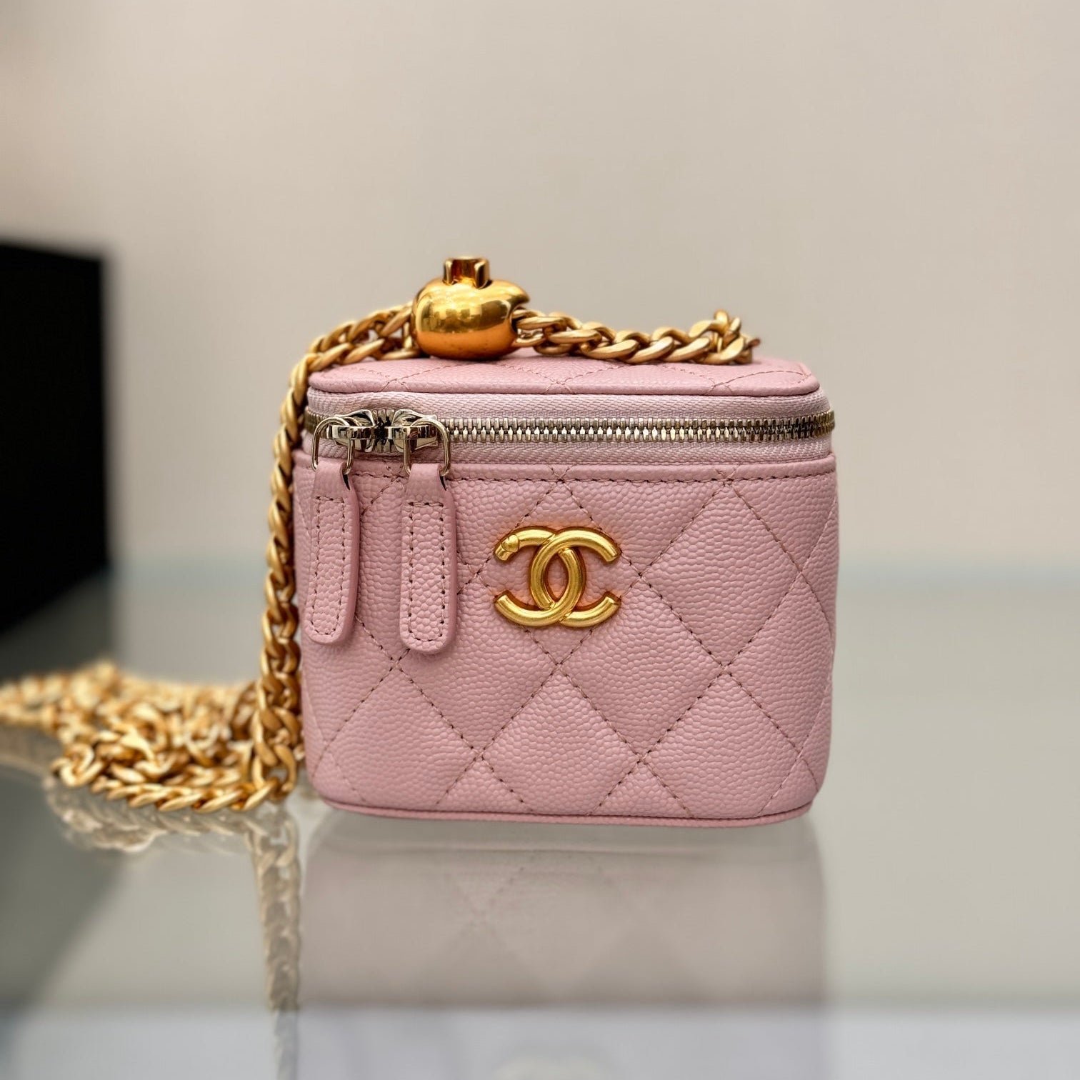 CHANEL 25S MINI VANITY BAG 11 CM IN LIGHT PINK LAMBSKIN WITH GOLD HARDWARE - Image 5