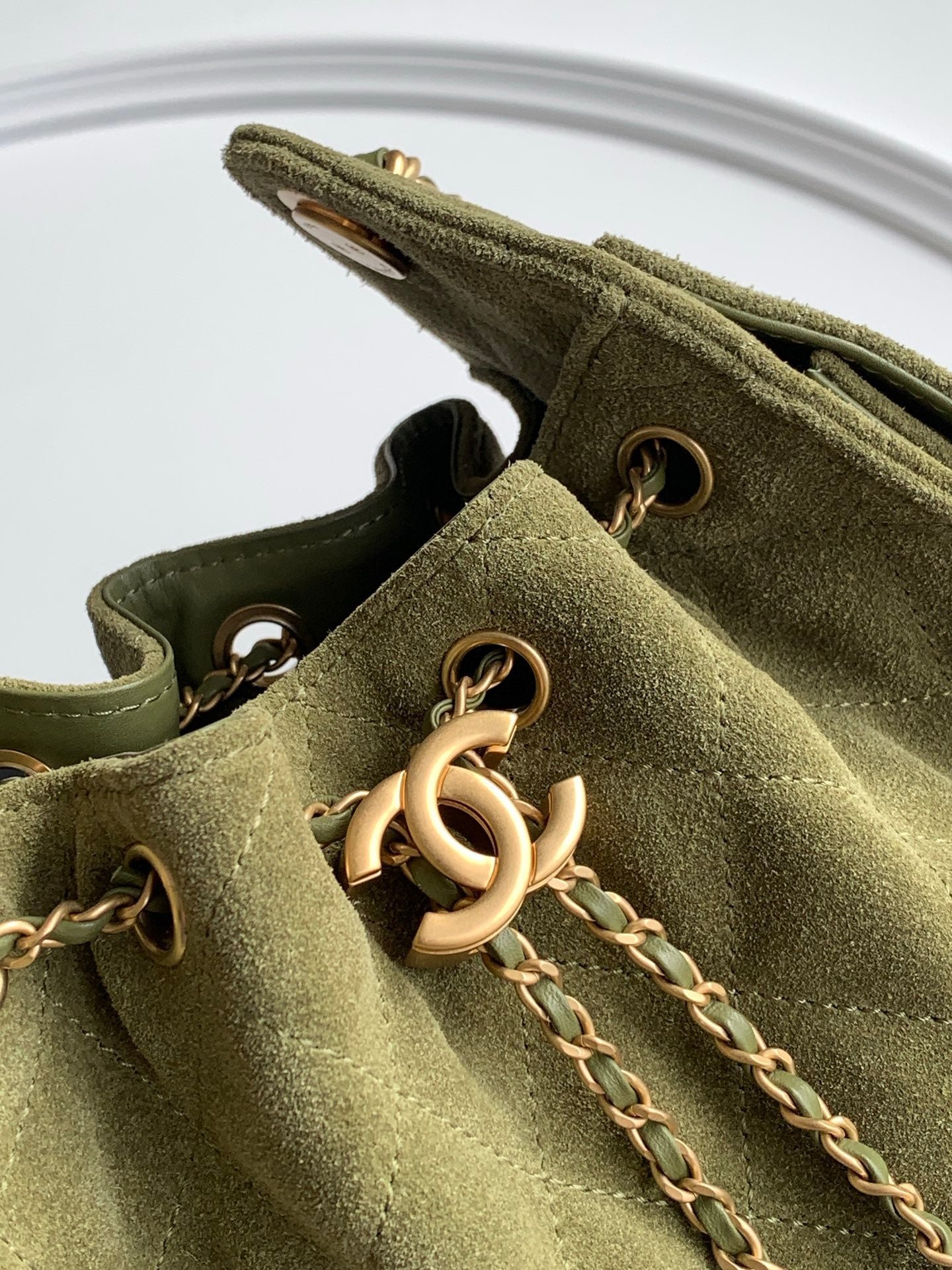 CHANEL 25S HOBO BAG 22 IN MOSS GREEN SUEDE WITH GOLD HARDWARE - Image 11