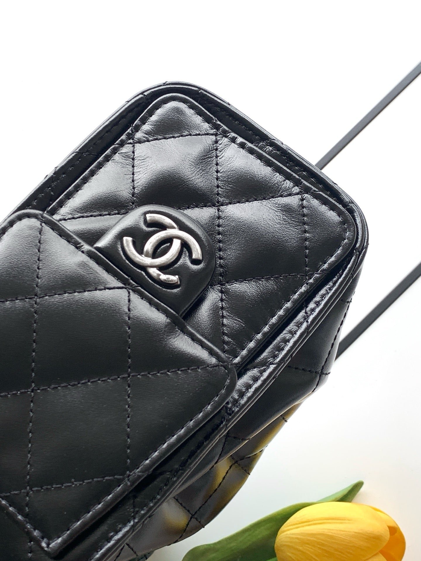 CHANEL 26S HOBO BAG 22 IN BLACK CALFSKIN - Image 5