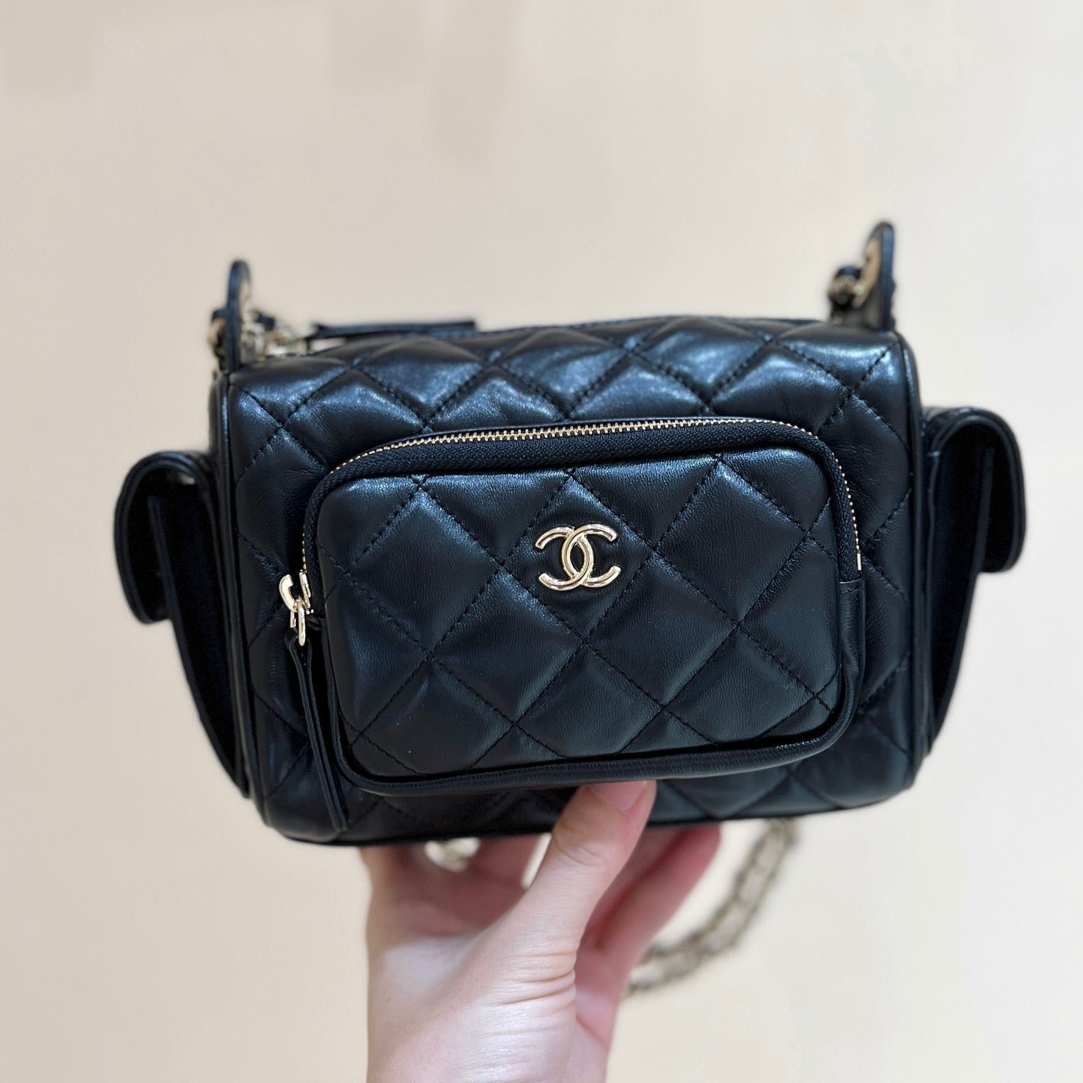 CHANEL CAMERA BAG 23 IN CONGO BLACK SHINY CALFSKIN - Image 10