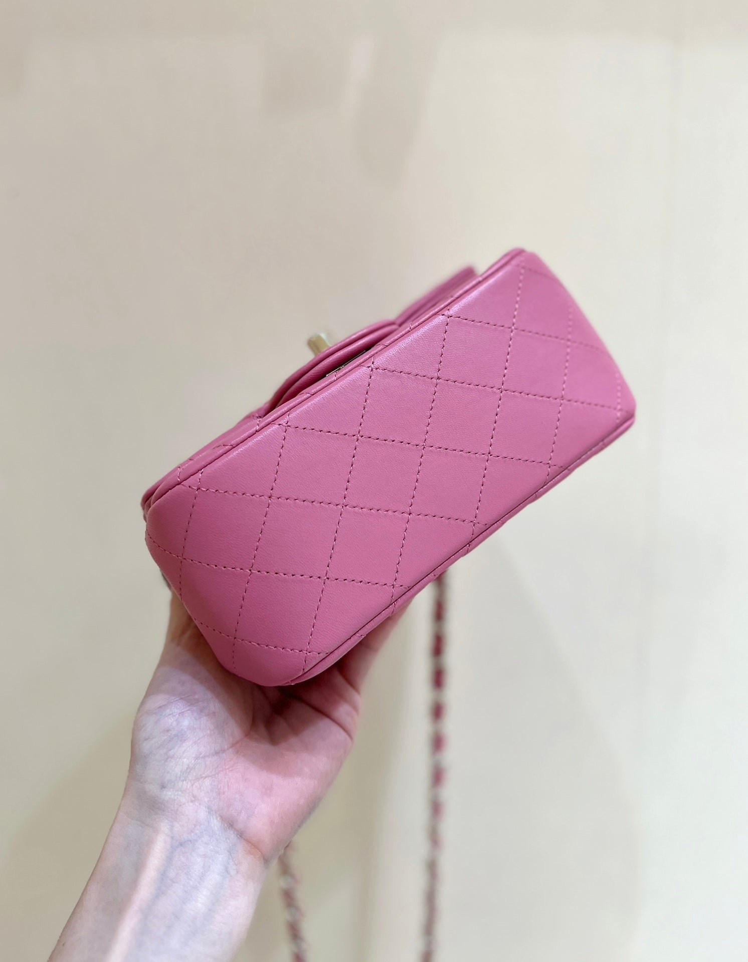 CHANEL 25S FLAP BAG 17 CM IN PINK LAMBSKIN WITH GOLD HARDWARE - Image 2