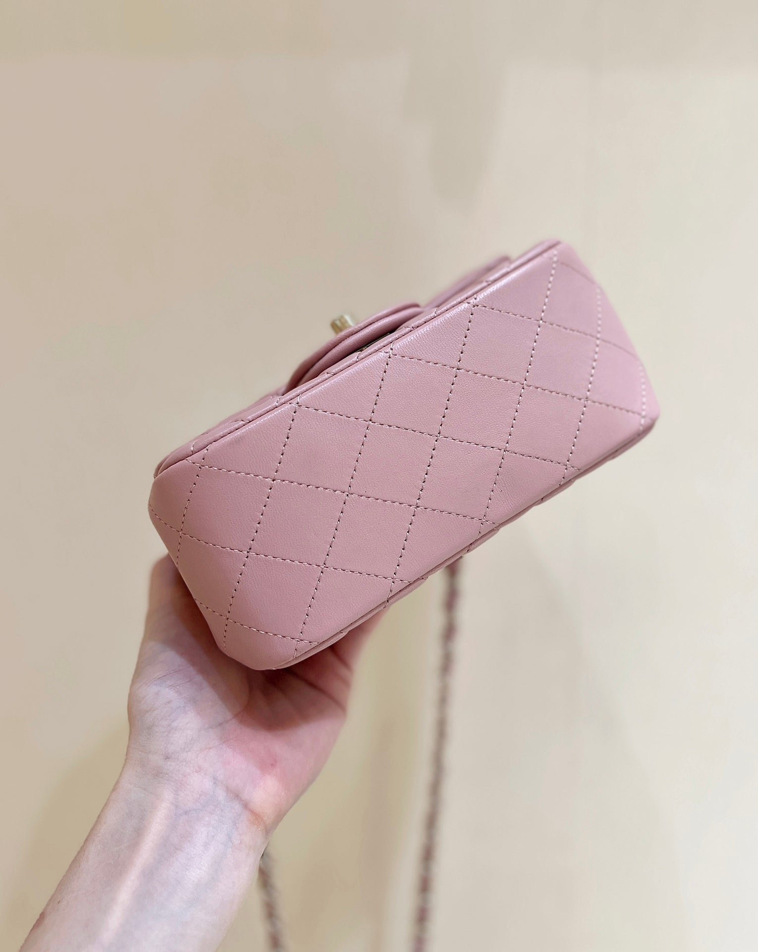 CHANEL 25S FLAP BAG 17 CM IN LIGHT PINK LAMBSKIN WITH GOLD HARDWARE - Image 15