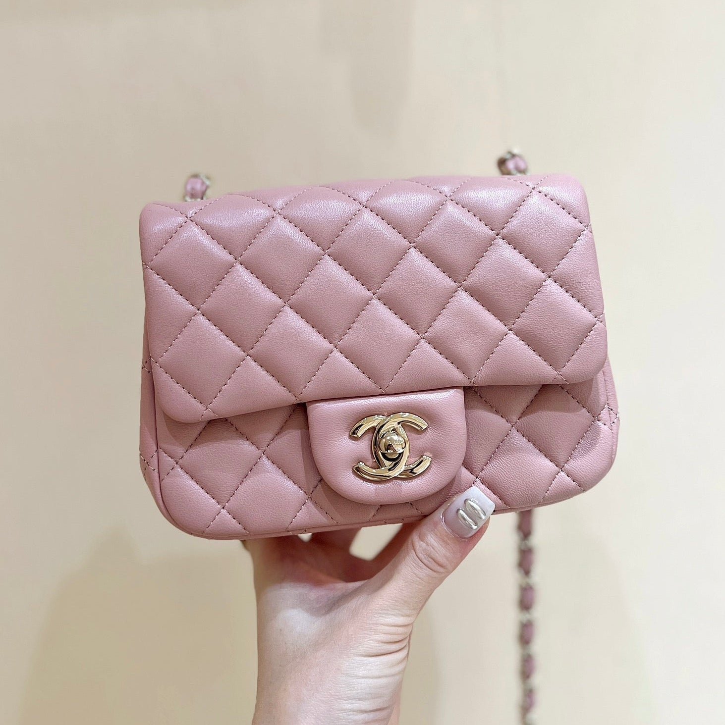 CHANEL 25S FLAP BAG 17 CM IN LIGHT PINK LAMBSKIN WITH GOLD HARDWARE - Image 10