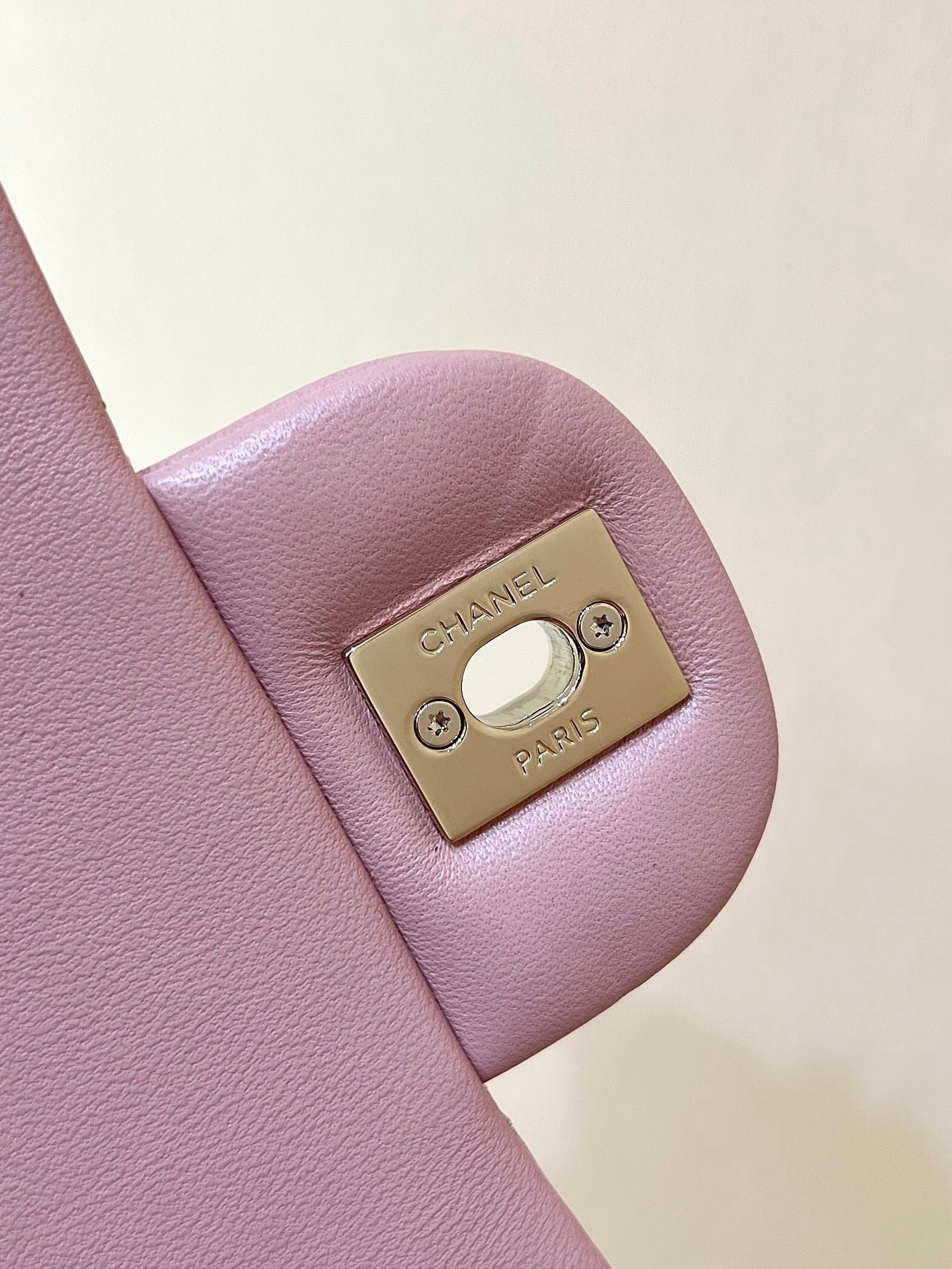 CHANEL 25S FLAP BAG 17 CM IN LIGHT PINK LAMBSKIN WITH GOLD HARDWARE - Image 16