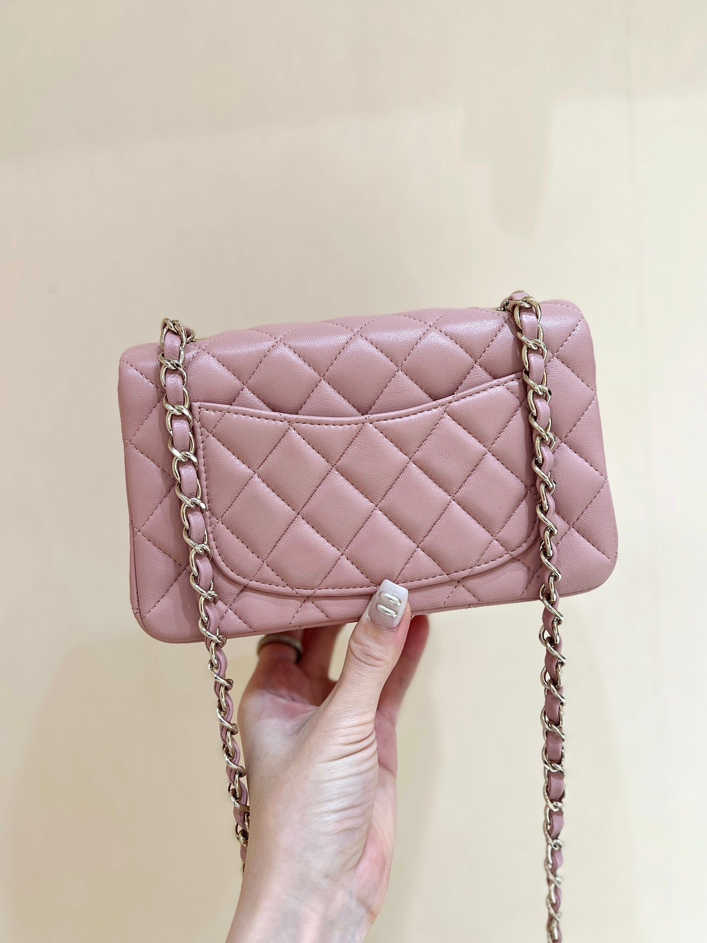 CHANEL 25S FLAP BAG 20 CM IN LIGHT PINK LAMBSKIN WITH GOLD HARDWARE - Image 12