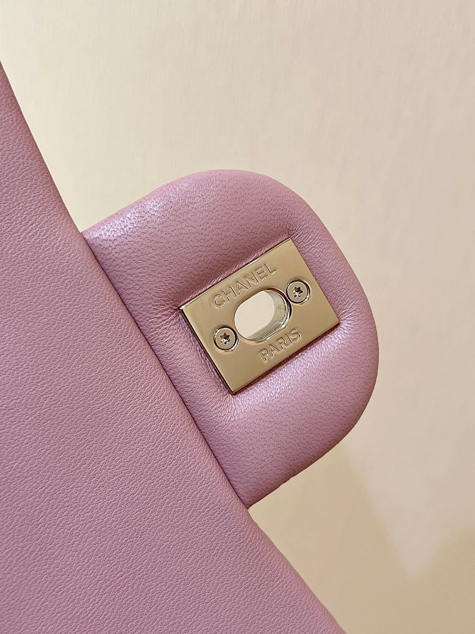 CHANEL 25S FLAP BAG 20 CM IN LIGHT PINK LAMBSKIN WITH GOLD HARDWARE - Image 9