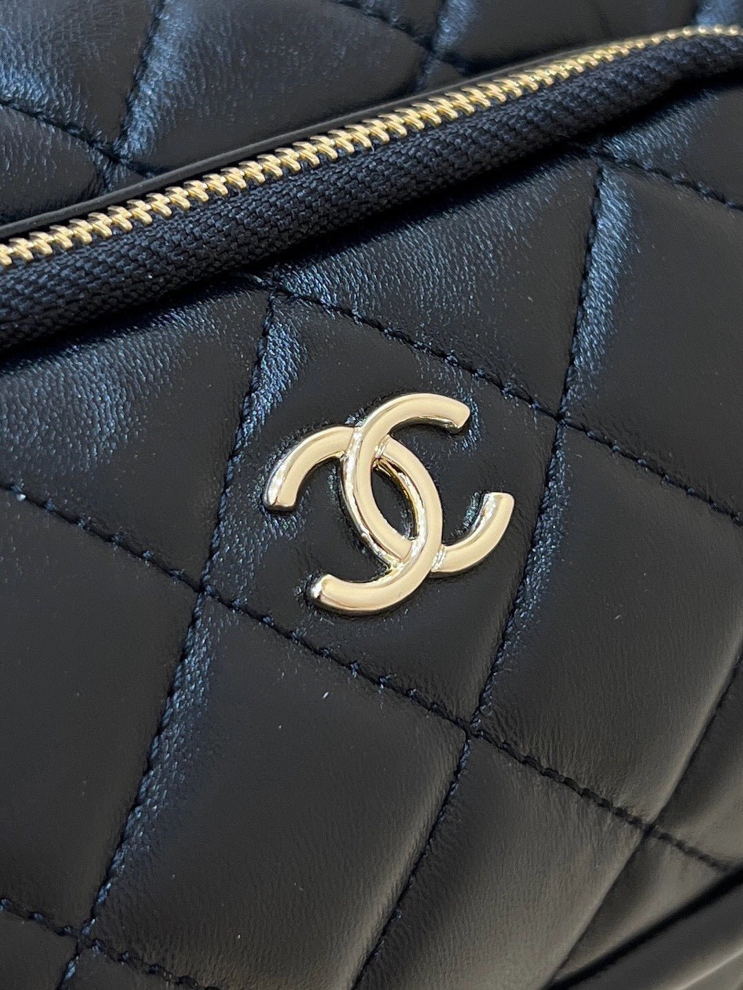 CHANEL CAMERA BAG 23 IN CONGO BLACK SHINY CALFSKIN - Image 7