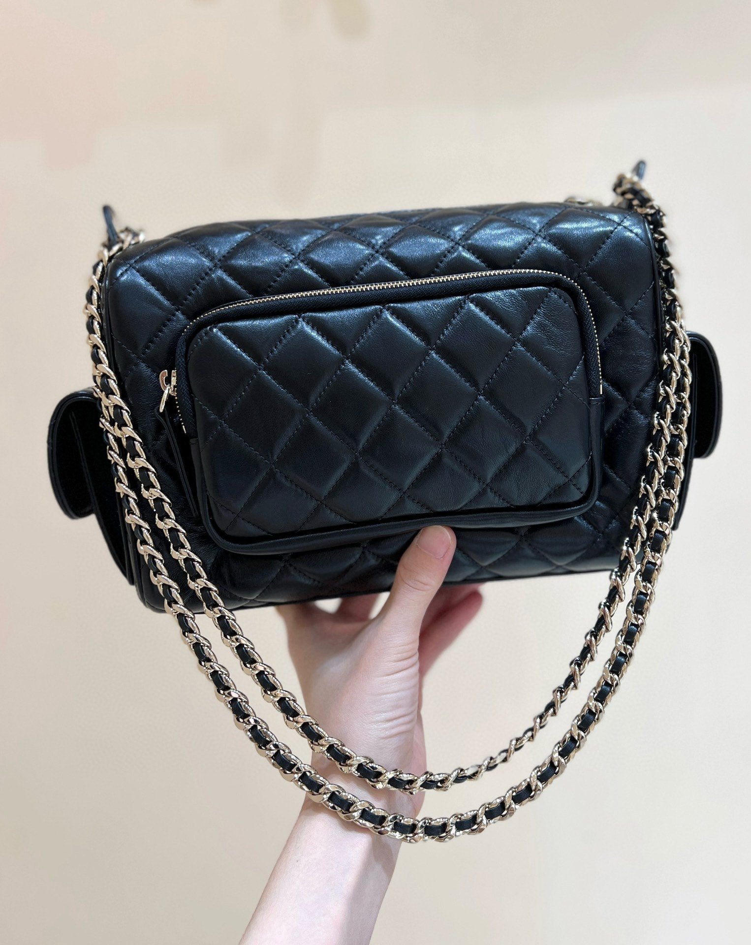 CHANEL CAMERA BAG 24 IN CONGO BLACK SHINY CALFSKIN GOLD CHAIN - Image 2