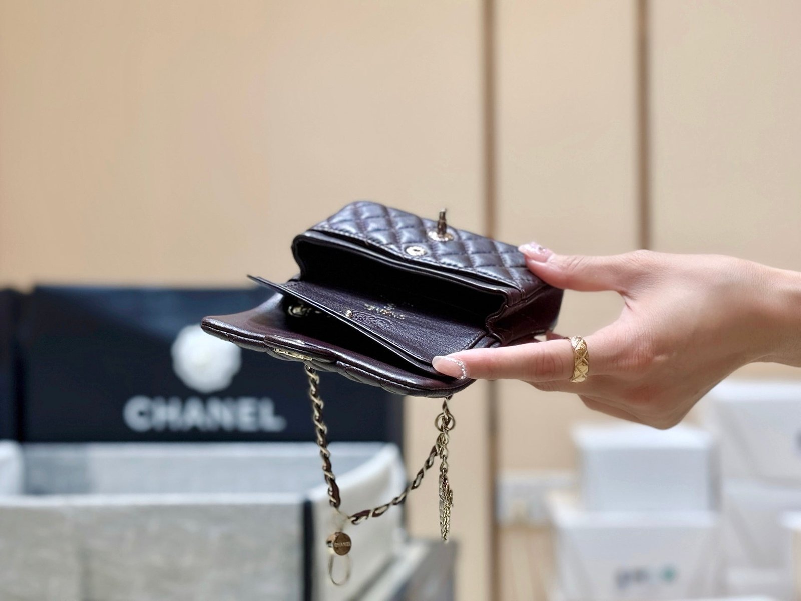 CHANEL 25S FLAP CHARM BAG 13 IN CHOCOLATE BROWN LAMBSKIN - Image 14