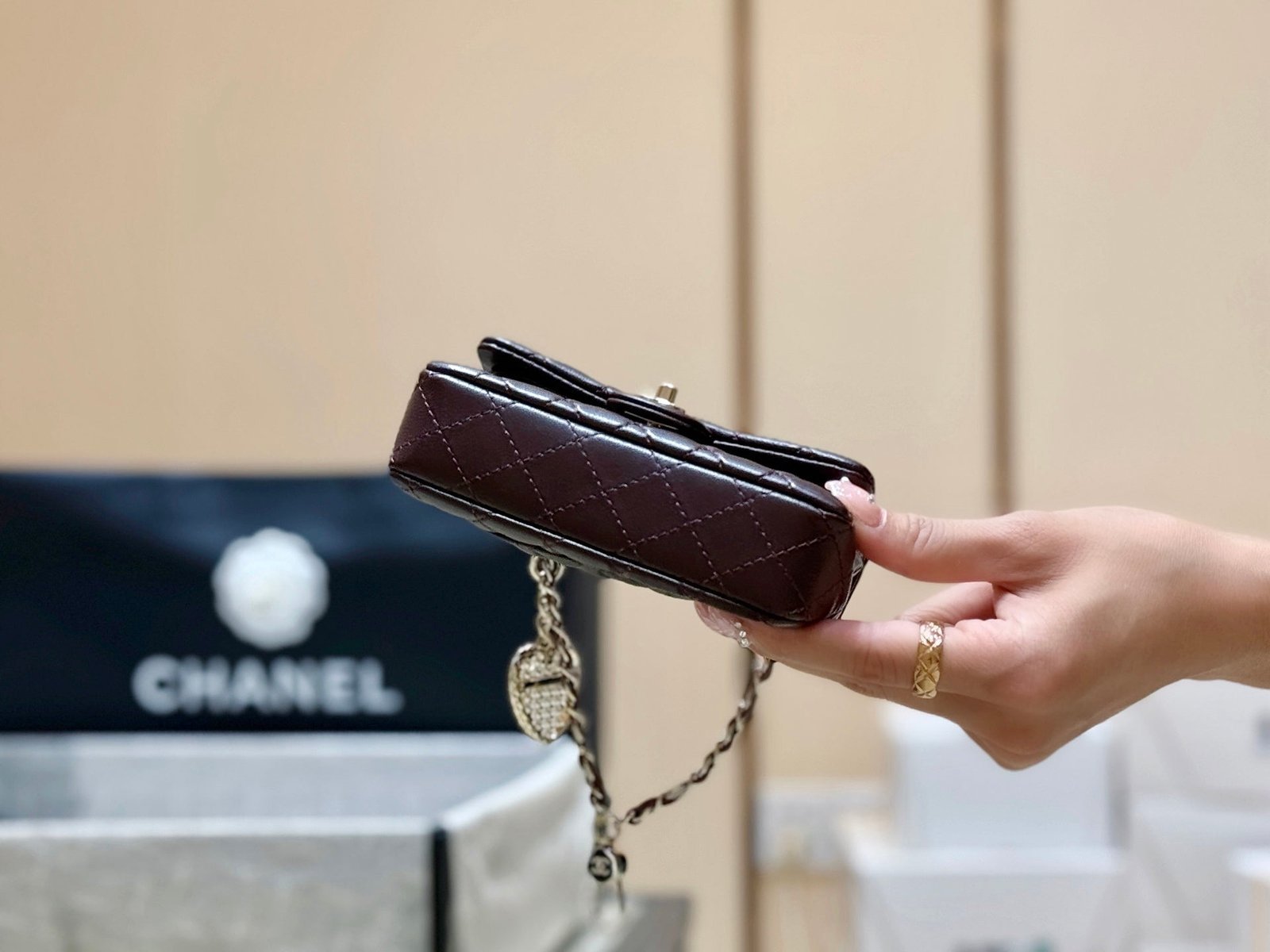 CHANEL 25S FLAP CHARM BAG 13 IN CHOCOLATE BROWN LAMBSKIN - Image 5