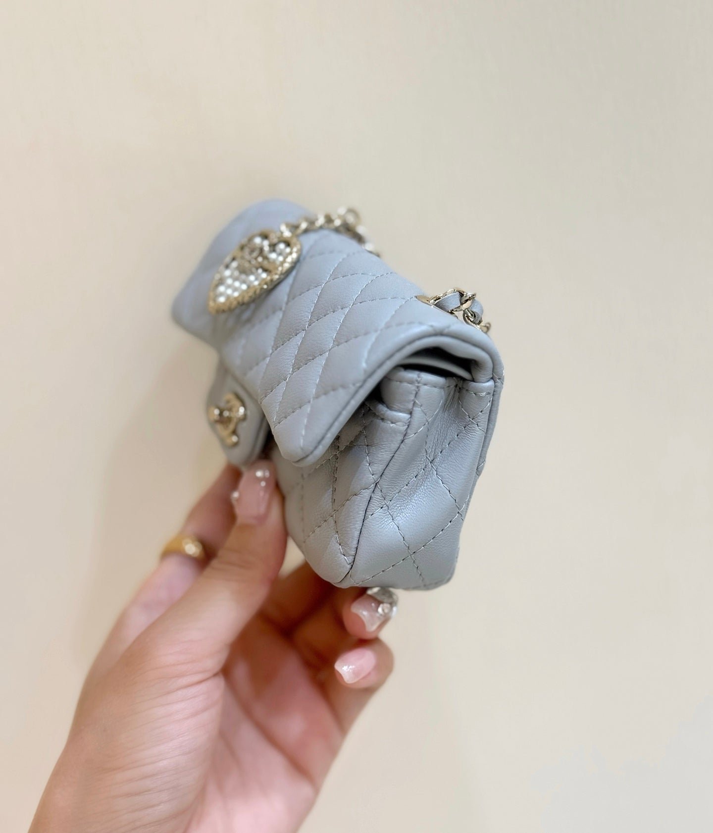 CHANEL 25S FLAP CHARM BAG 13 IN SKY BLUE LAMBSKIN - Image 12
