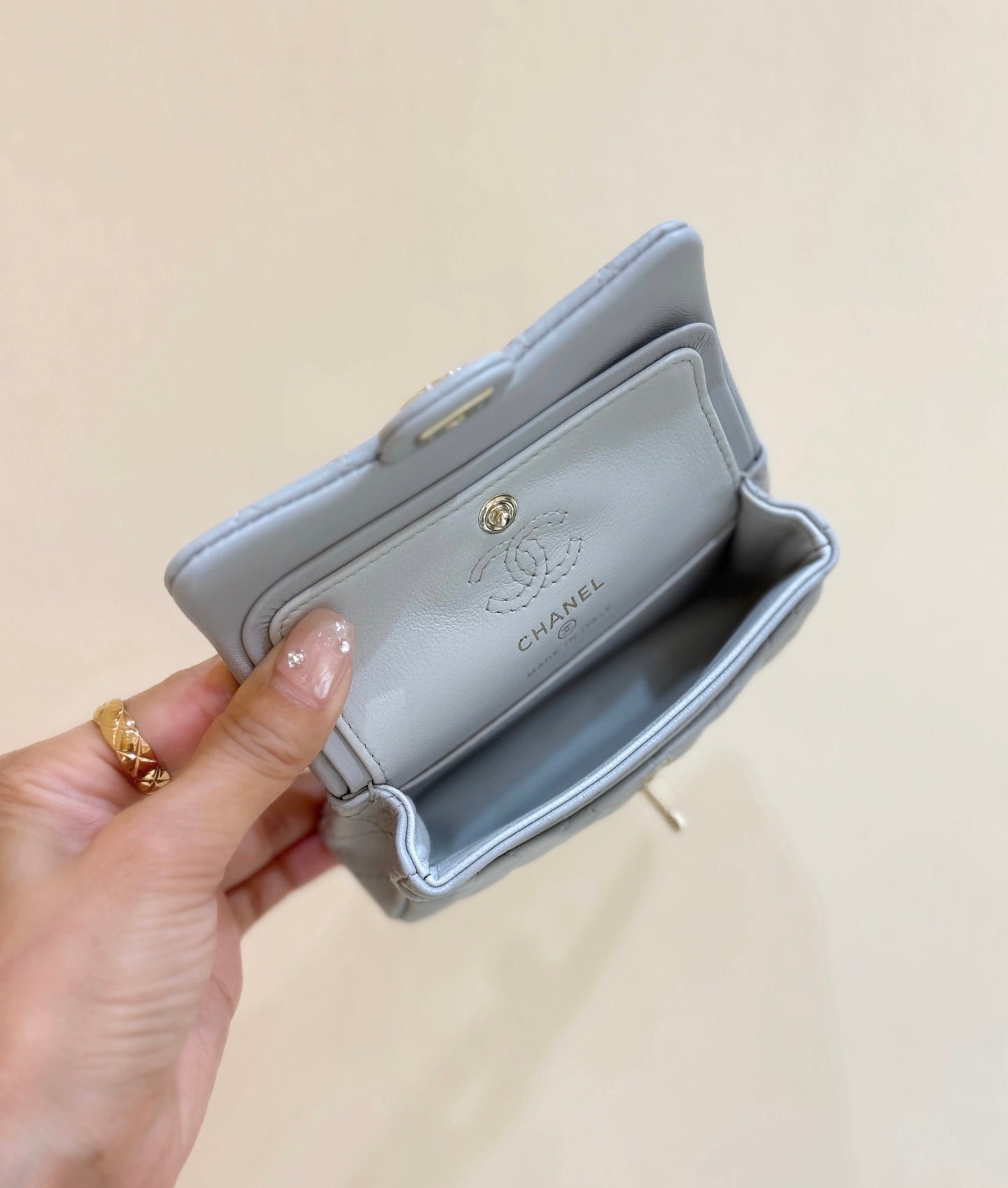 CHANEL 25S FLAP CHARM BAG 13 IN SKY BLUE LAMBSKIN - Image 4