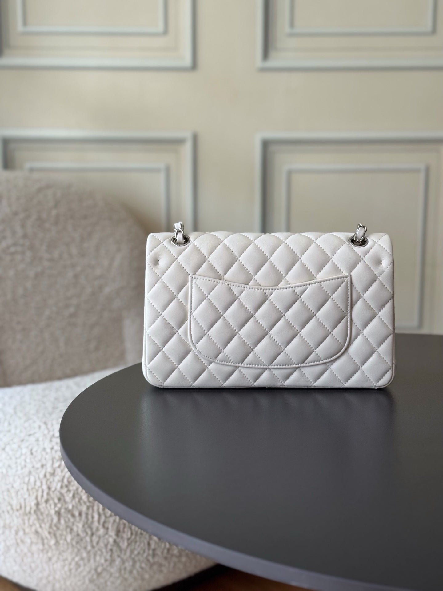 CHANEL 25S CLASSIC FLAP BAG 25 CM IN WHITE LAMBSKIN WITH SILVER HARDWARE - Image 3