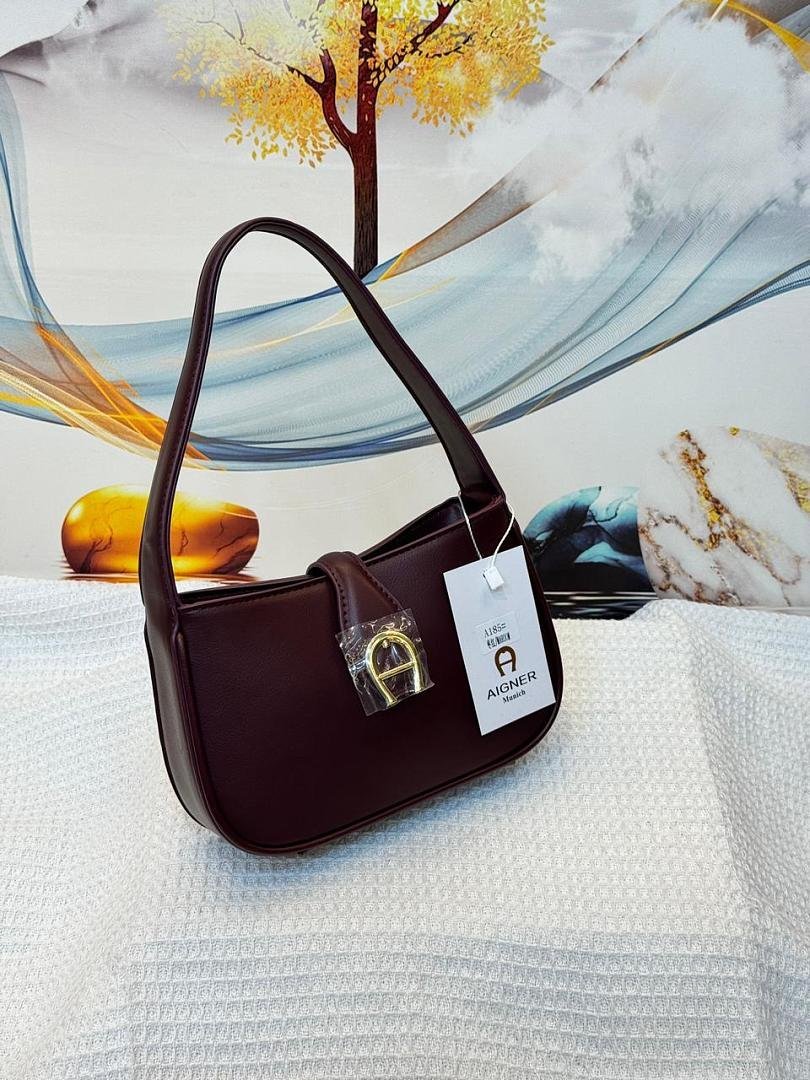 aigner-a185-shoulder-bag-burgundy-20-cm-1.jpg Aigner A185 Shoulder Bag – Burgundy, 20 cm - Image 1