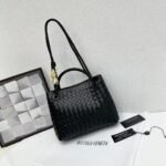 Bottega Veneta 9900-2 Shoulder Bag – Black, 25 cm