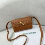 Bottega Veneta 9907 Crossbody Bag – Caramel Brown, 22 cm