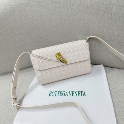 Bottega Veneta 9907 Crossbody Bag – Ivory, 22 cm