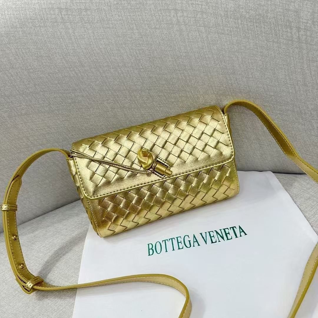 bottega-veneta-9907-crossbody-bag-metallic-gold-22-cm-1.jpg Bottega Veneta 9907 Crossbody Bag – Metallic Gold, 22 cm - Image 1