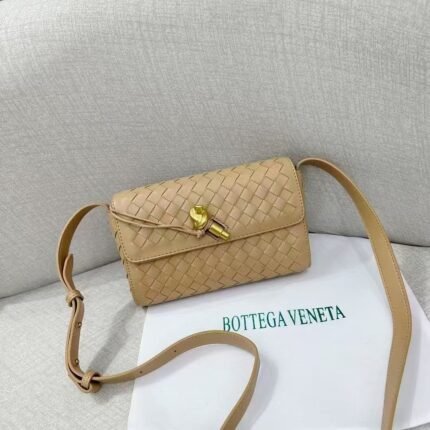 Bottega Veneta 9907 Crossbody Bag – Tan, 22 cm