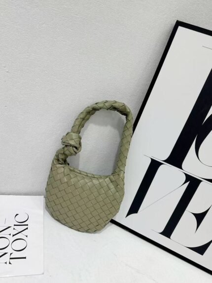 Bottega Veneta 9910-3 Hobo Bag – Sage Green, 19 cm