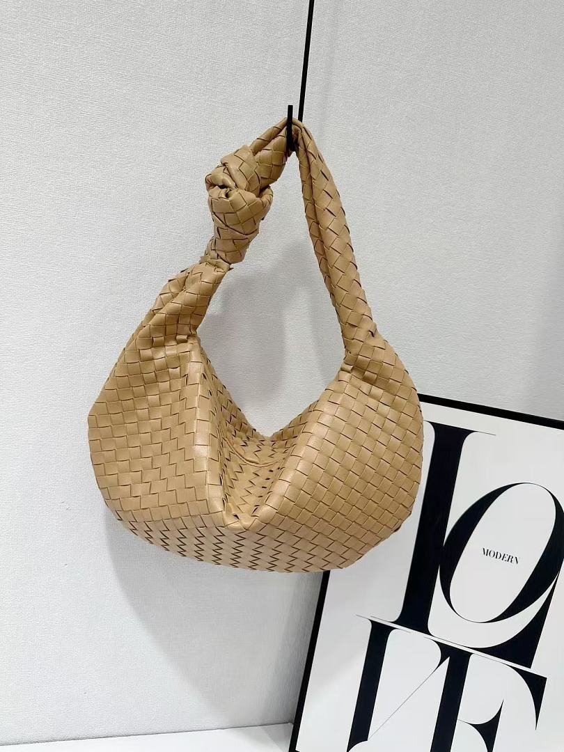 bottega-veneta-9910-hobo-bag-tan-45-cm-1.jpg Bottega Veneta 9910 Hobo Bag – Tan, 45 cm - Image 1