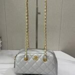 Chanel 2532 Shoulder Bag – Silver, 21 cm