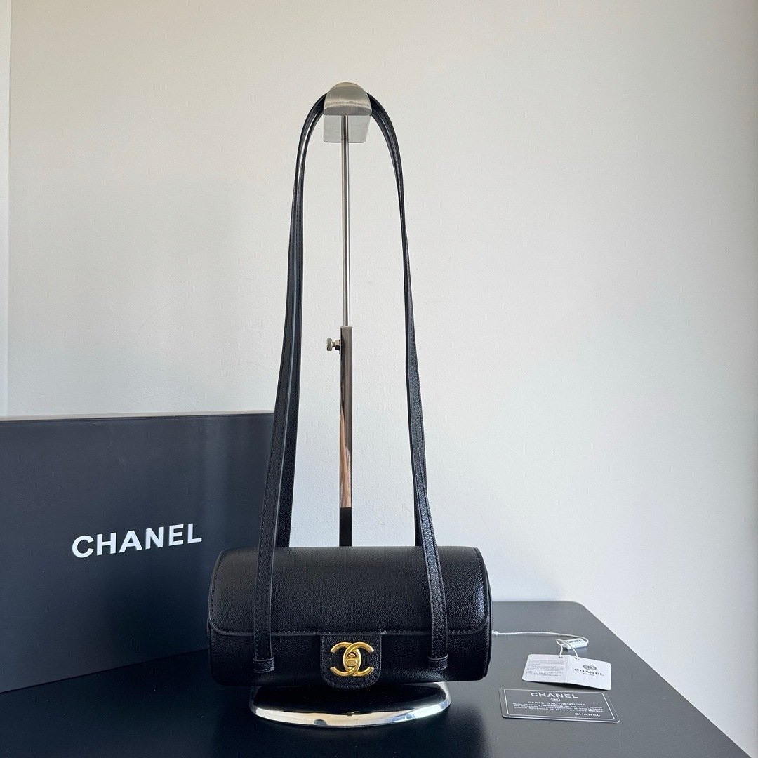 chanel-2621-shoulder-bag-black-20-cm-1.jpg Chanel 2621 Shoulder Bag – Black, 20 cm - Image 1