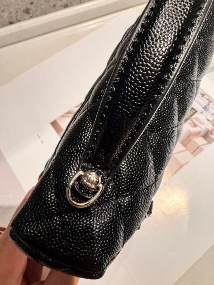 Chanel 5070 Shoulder Bag – Black, 20 cm