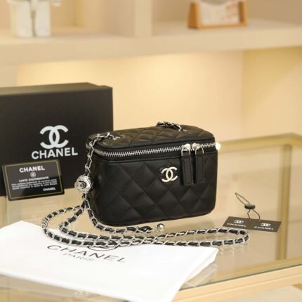 Chanel 8317 Crossbody Bag – Black, 17 cm