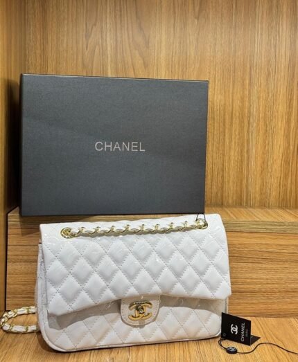 Chanel 91578 Shoulder Bag – White, 26 cm